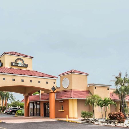 Days Inn By Wyndham Fort Myers Exteriér fotografie