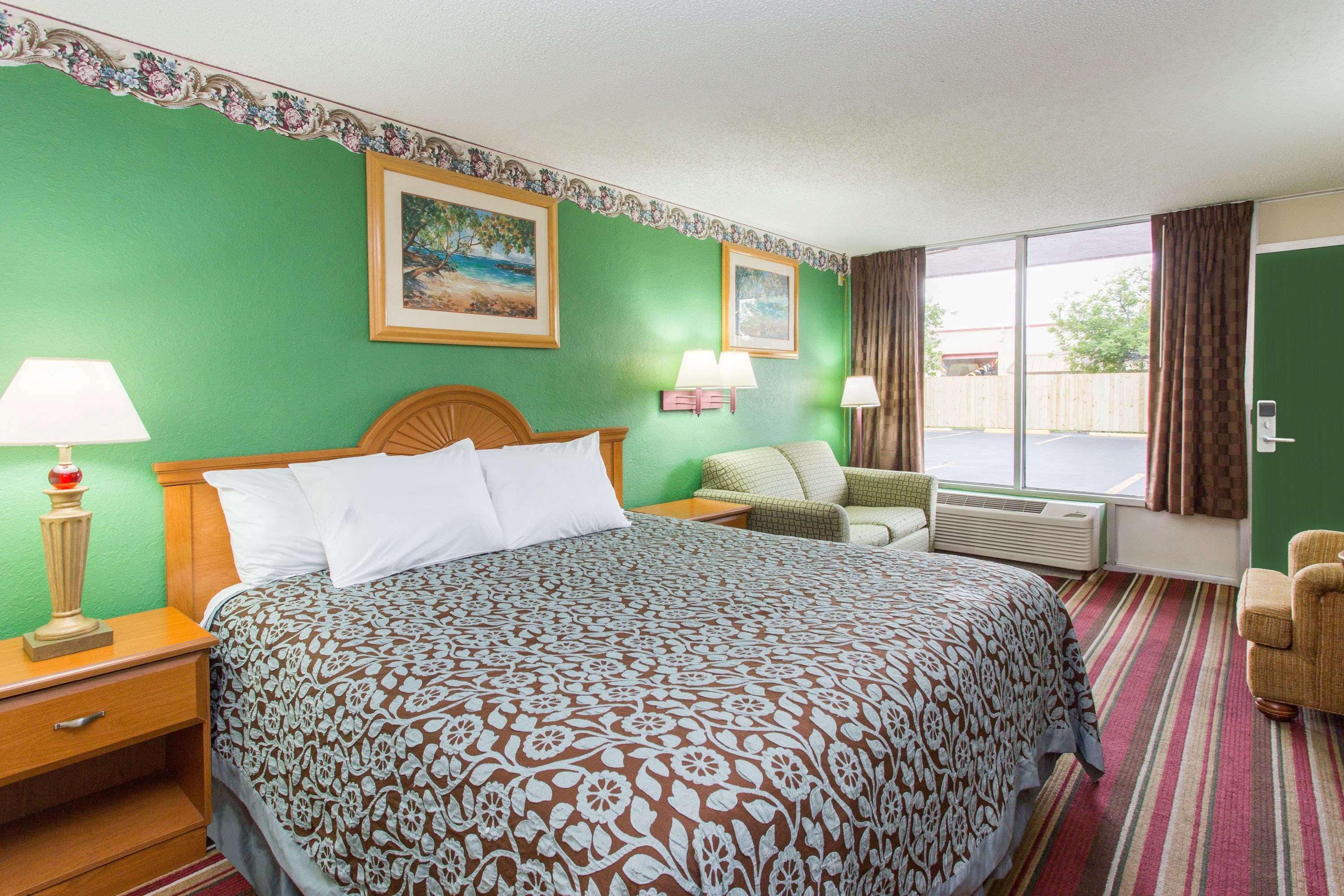 Days Inn By Wyndham Fort Myers Exteriér fotografie