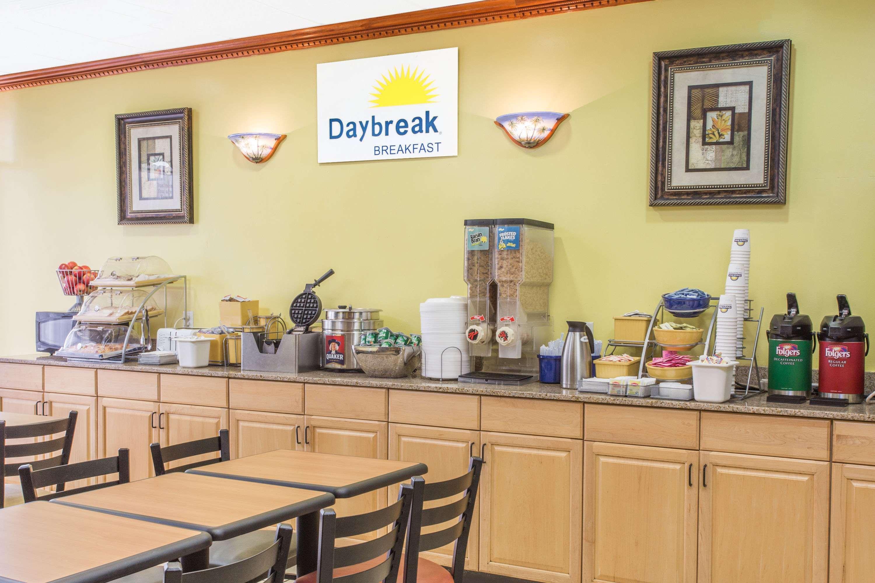 Days Inn By Wyndham Fort Myers Exteriér fotografie
