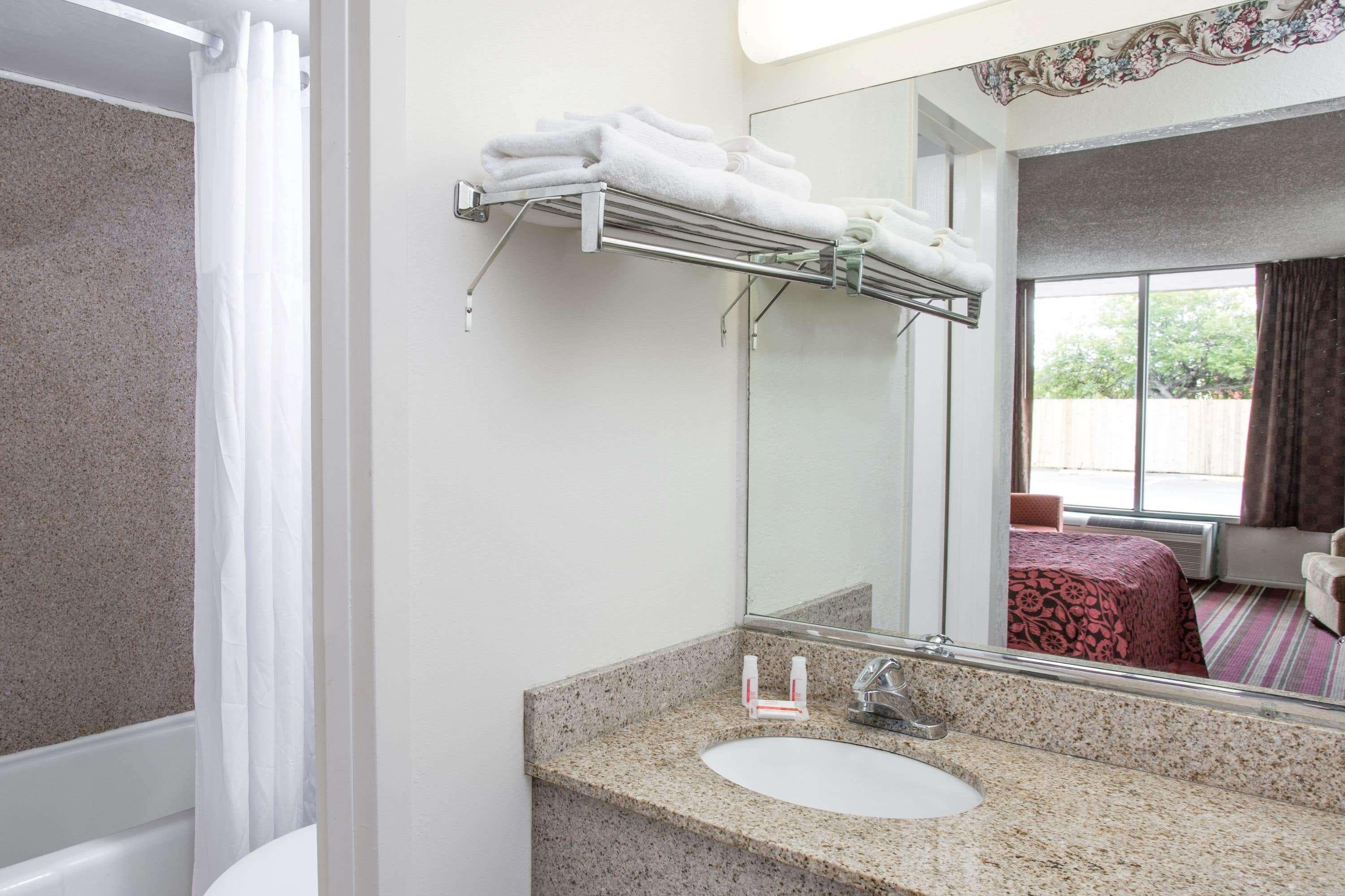 Days Inn By Wyndham Fort Myers Exteriér fotografie