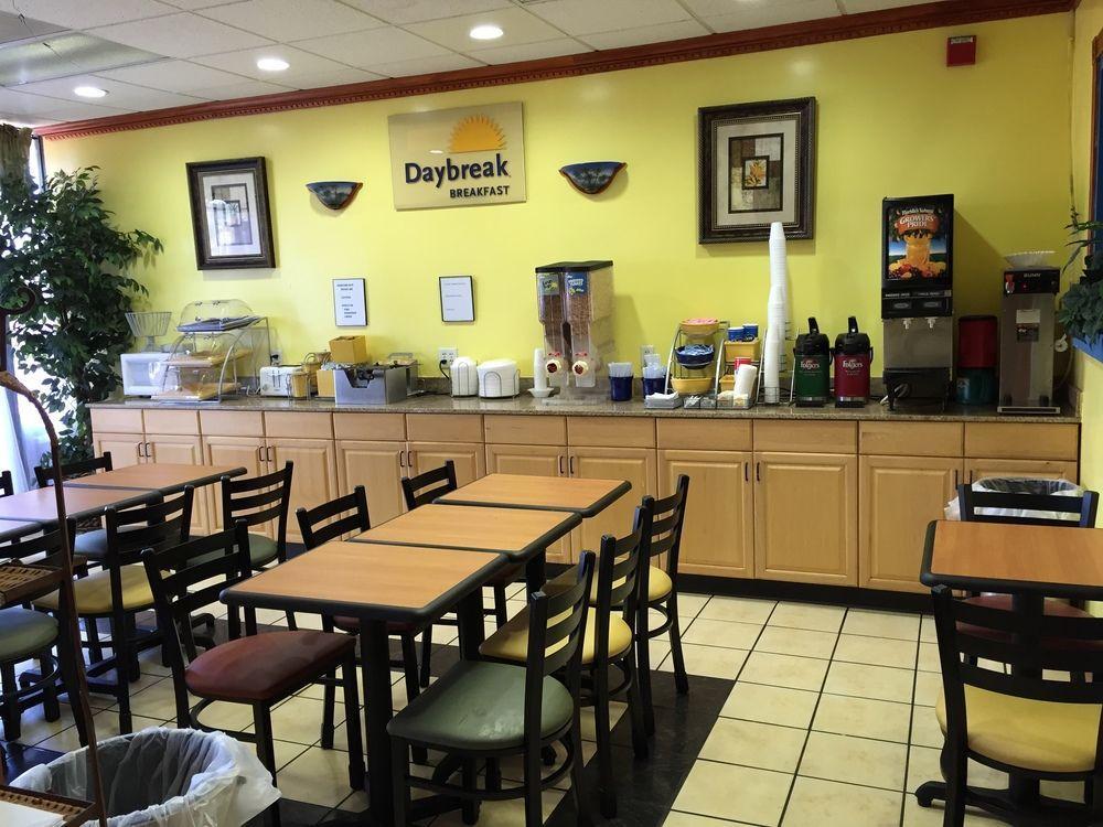 Days Inn By Wyndham Fort Myers Exteriér fotografie