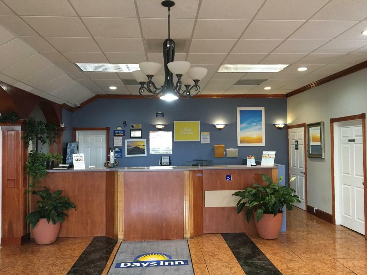 Days Inn By Wyndham Fort Myers Exteriér fotografie