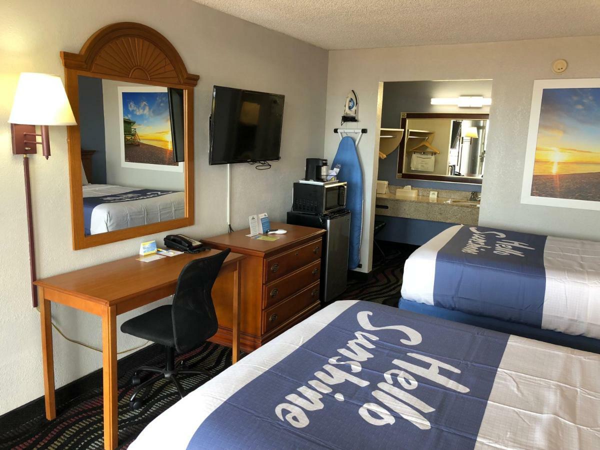 Days Inn By Wyndham Fort Myers Exteriér fotografie